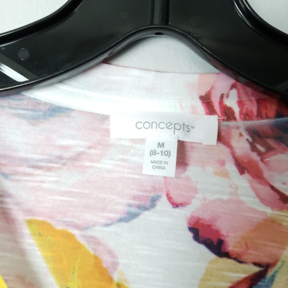 Women's long sleeve floral shirt (M) 8-10 - Picture 3 of 4